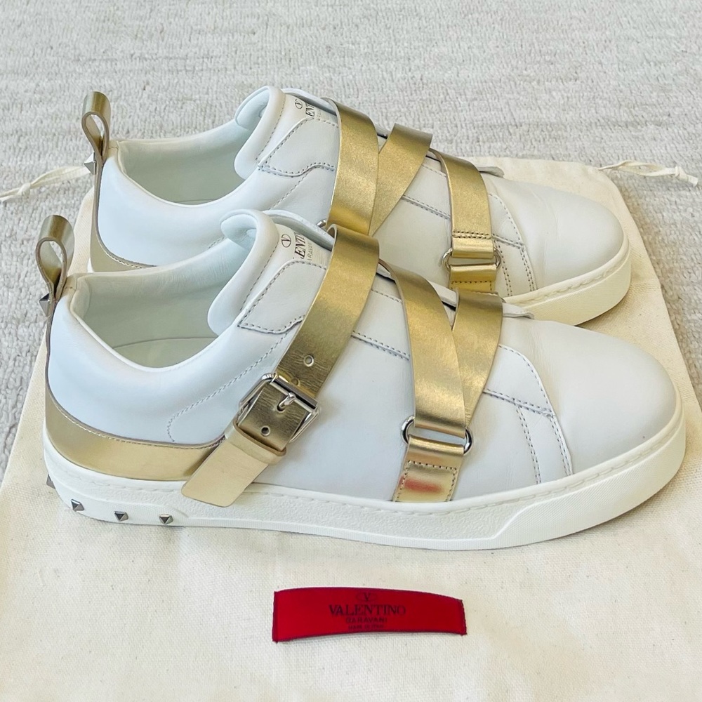 Valentino Rockstud Metallic-Trimmed Leather Sneakers